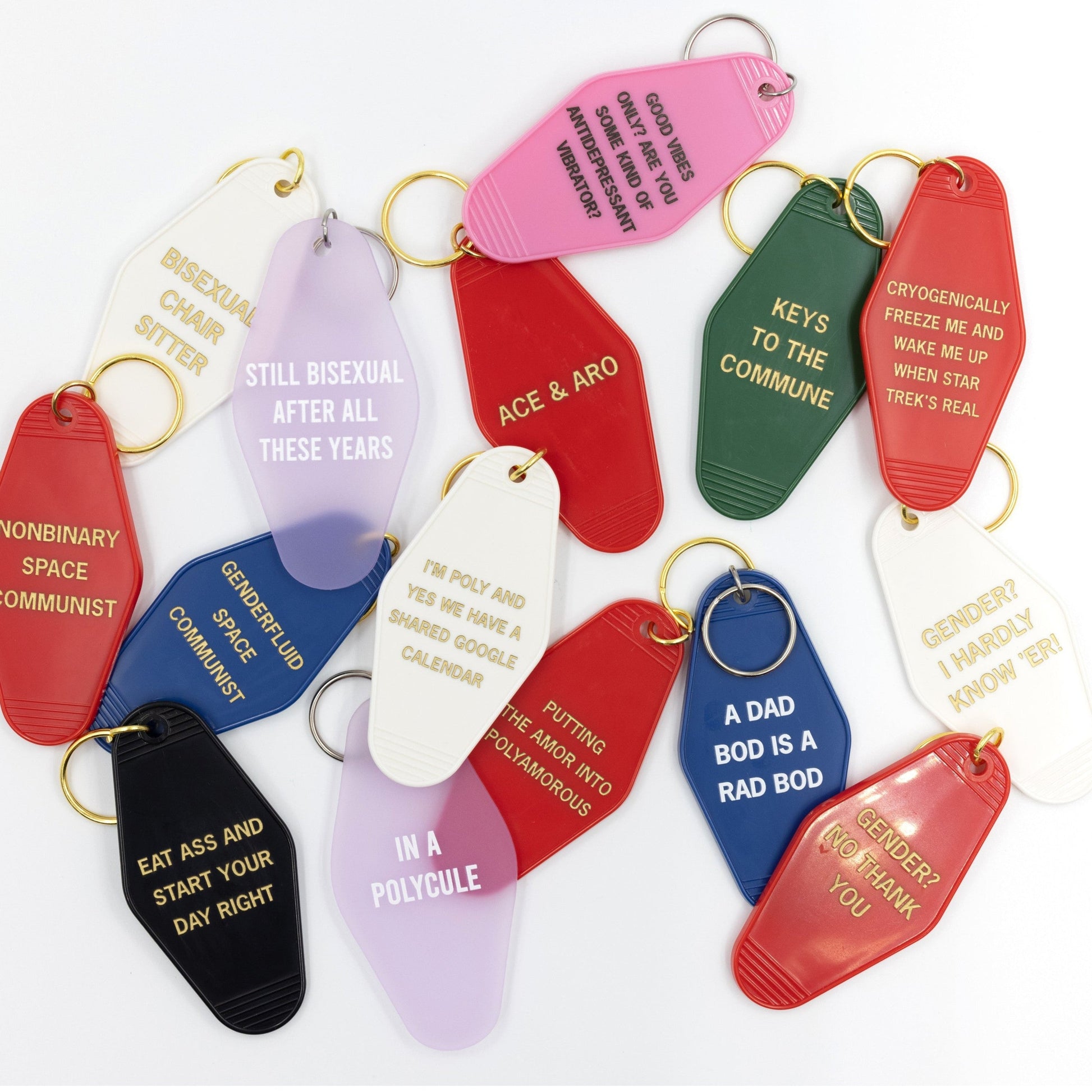 Gender? I Hardly Know 'Er Motel Style Keychain in White and Gold | Nonbinary Themed Funny Key Tag